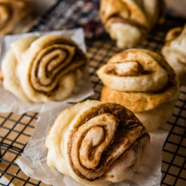 Nutty steamed buns - The buns are stuffed with sesame paste and sugar, then steamed until fluffy and light. A simple and tasty side or snack | omnivorescookbook.com