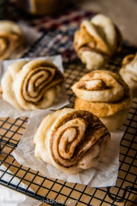 Nutty steamed buns - The buns are stuffed with sesame paste and sugar, then steamed until fluffy and light. A simple and tasty side or snack | omnivorescookbook.com