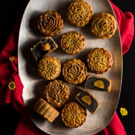 The Ultimate Guide to Traditional Mooncake (传统广式月饼) | omnivorescookbook.com