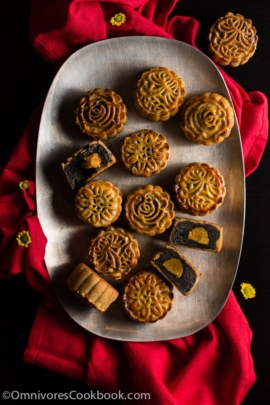 The Ultimate Guide to Traditional Mooncake (传统广式月饼) | omnivorescookbook.com