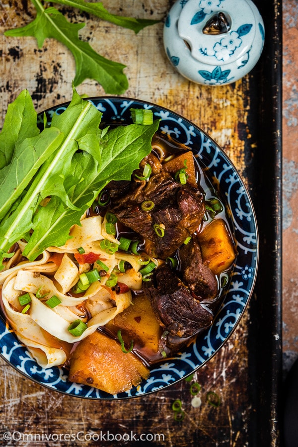 Chinese Beef Noodle Soup (红烧牛肉面) - A very rich noodle soup topped with tender and luscious beef. This recipe shows you how to achieve a truly rich flavor with the fewest steps. | omnivorescookbook.com