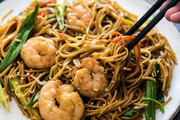 These fried noodles are loaded with vegetables, and burst with flavor. It’s a quick and healthy one-pot meal you can prep and cook in 20 minutes.