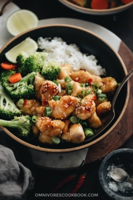 Thai Sweet Chili Chicken - An easy recipe that tastes even better than the takeout version, is fast to cook for your weekday dinner, and is healthier! {Gluten free adaptable}