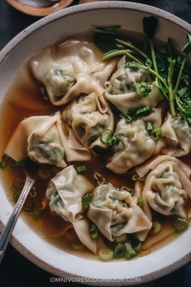 Watercress wonton soup close-up