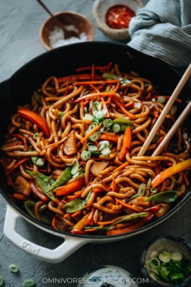 Stir fried vegetable udon