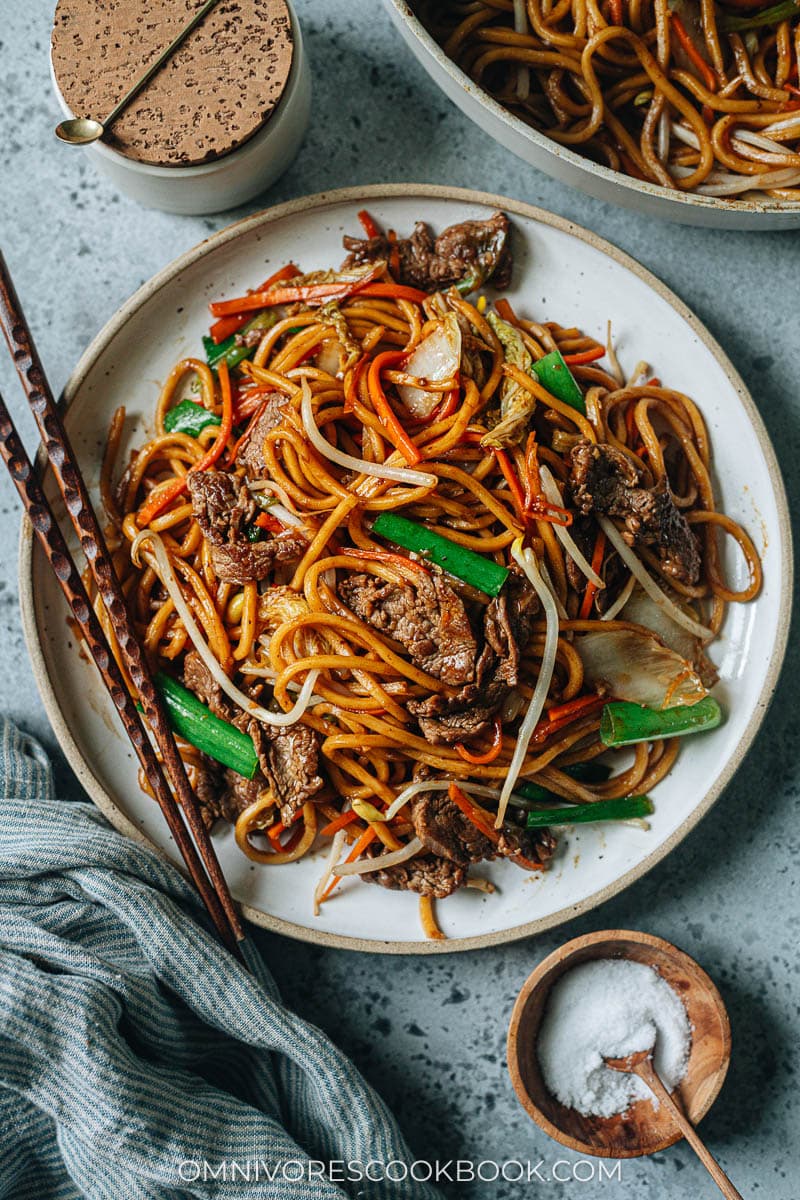 Classic beef lo mein with steak and vegetables