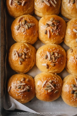 Thanksgiving dinner rolls