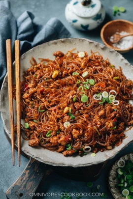 Ma yi shang shu served in a bowl