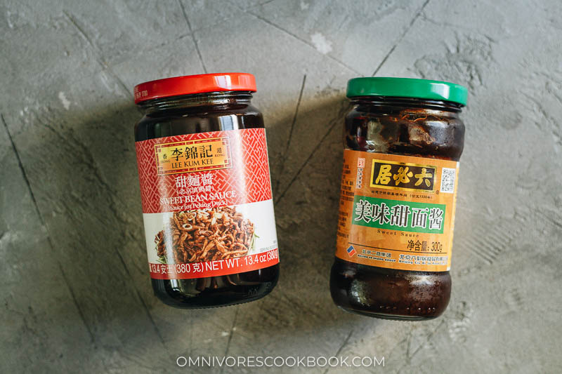 Sweet bean sauce (甜面酱)