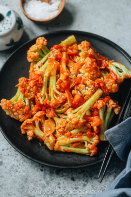 Chinese cauliflower with tomato sauce