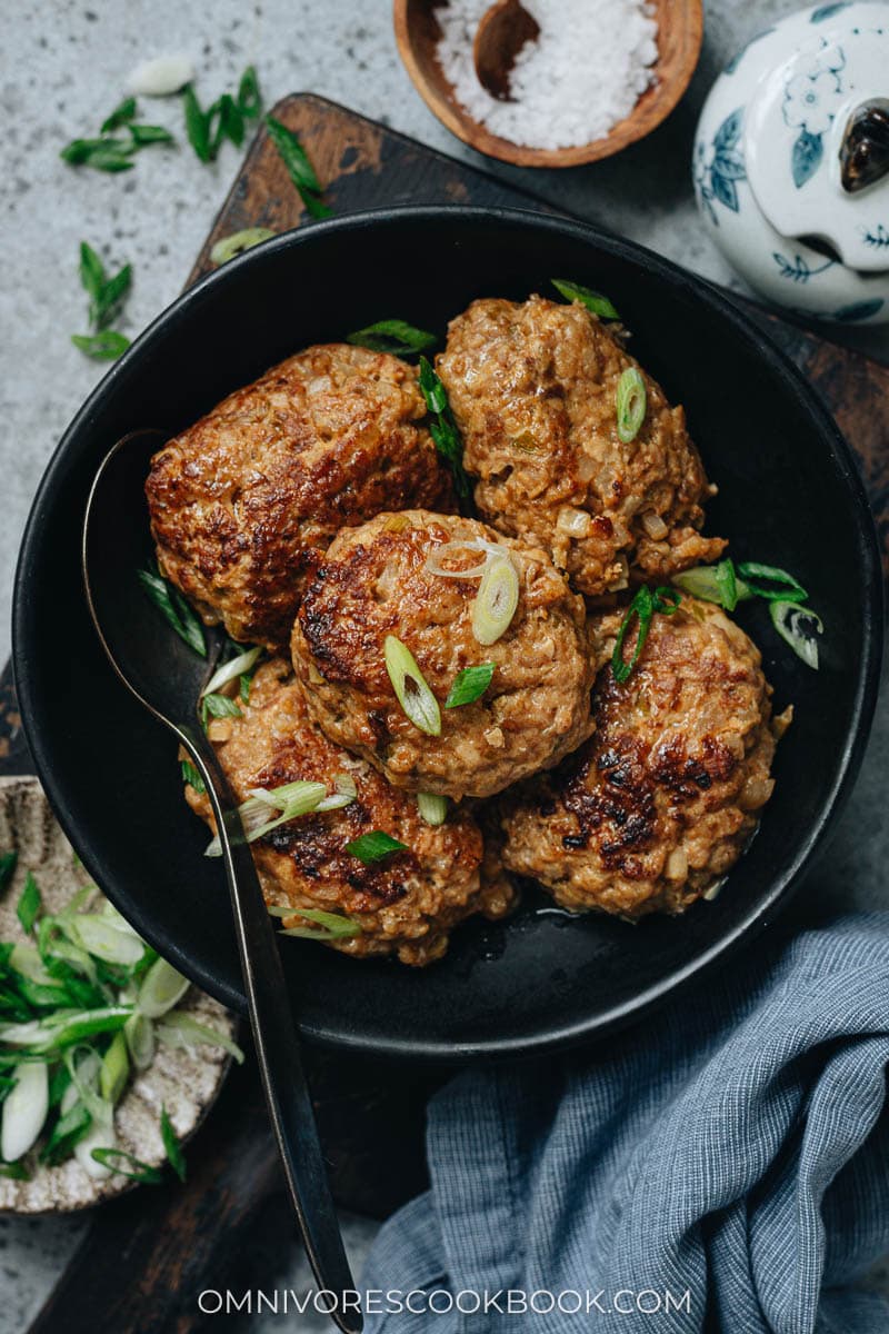 Lion’s Head Meatballs (狮子头, Shi Zi Tou)