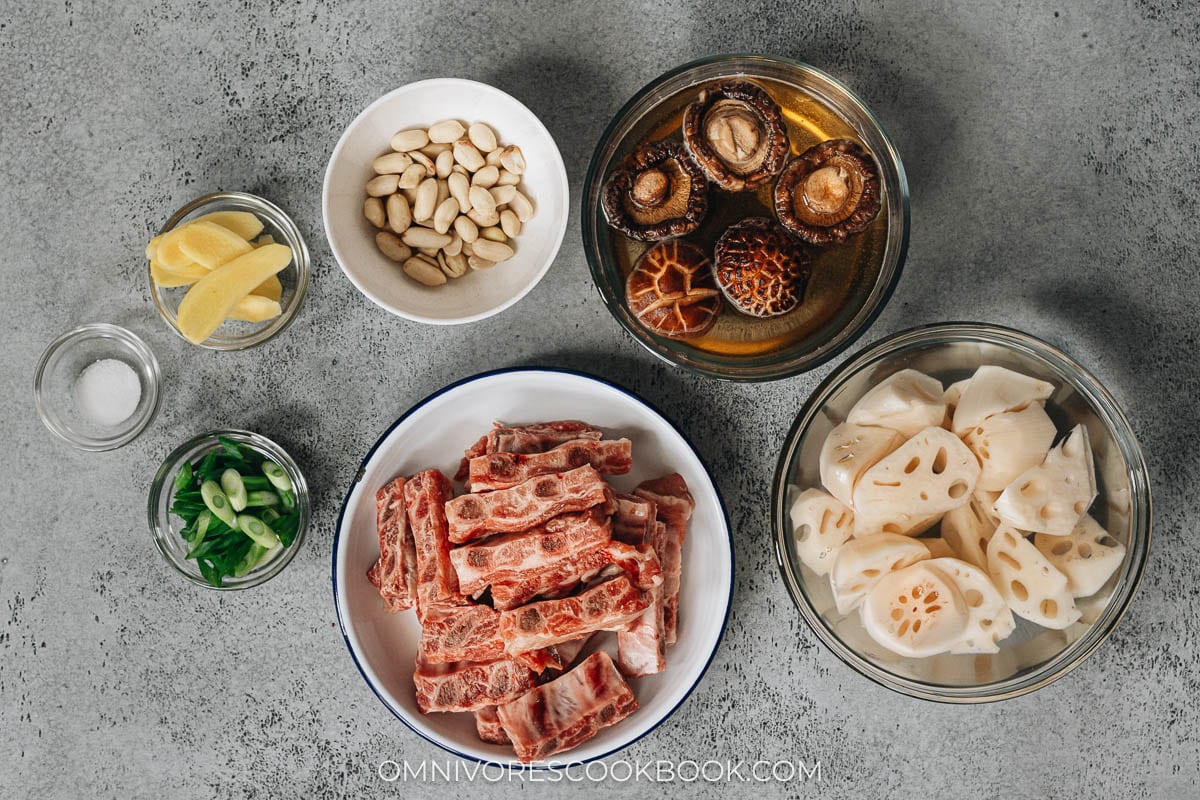 Ingredients for making lotus root soup