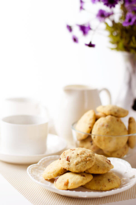 No-Sugar Shortbread Cookies with Nuts | omnivorescookbook.com